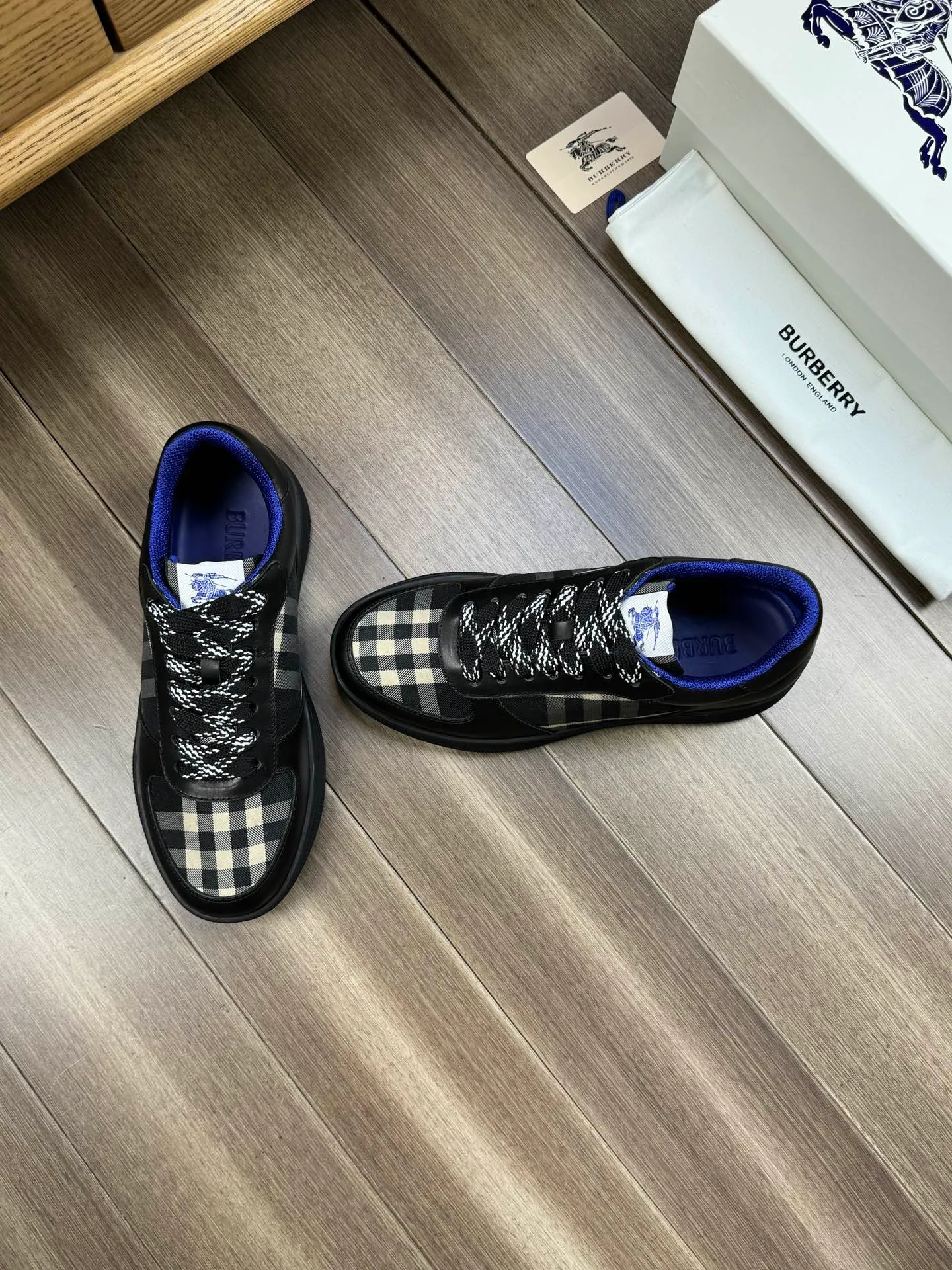 p380💰Men's shoes [BURBERRY] Burberry - High-end quality original order 🔍🔍🔍 - Upper: imported 🔝 Napa calfskin, brand totem cloth, tongue brand cloth label - Lining: canvas lining, - Outsole: rubber; two-color molded outsole - Ultra-high quality control·Fine workmanship: highlighted (high-end·luxury·grade) -Size : 38-44 (45 for men, can be customized)